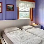 3 Bedroom In Casa de Férias Florø