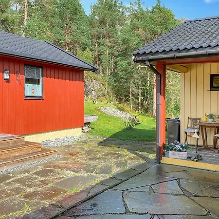 3 Bedroom In Holiday home