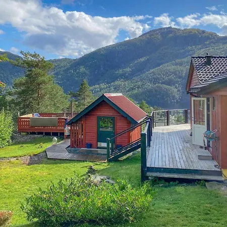 3 Bedroom In Casa de Férias Florø