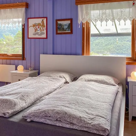 Semesterbostad 3 Bedroom In Florø