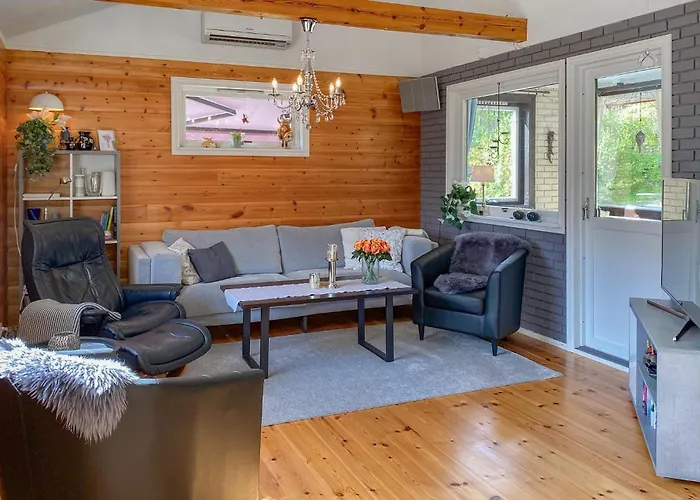 Сasa de vacaciones 3 Bedroom In Florø